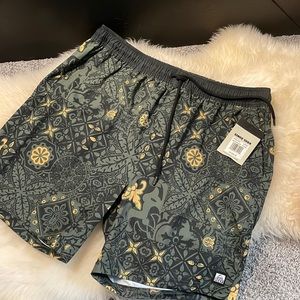 Reef men’s large green swim trunks NWT